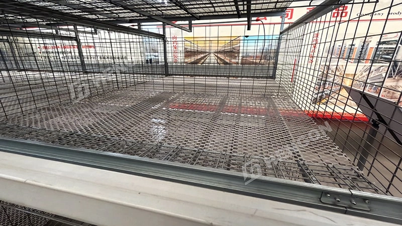 Philippines-Broiler in cages 