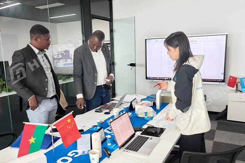 La visita del equipo del cliente de Burkina Faso conduce a una mejora en el diseño de la estructura de acero personalizada La visita del equipo del cliente de Burkina Faso conduce a una mejora en el diseño de la estructura de acero personalizada